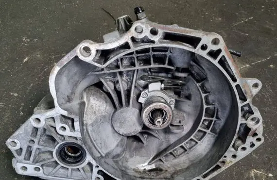 Opel Corsa D Manual 5 speed gearbox AT6W419