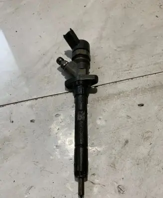 Peugeot 607 Fuel injector 9637277980