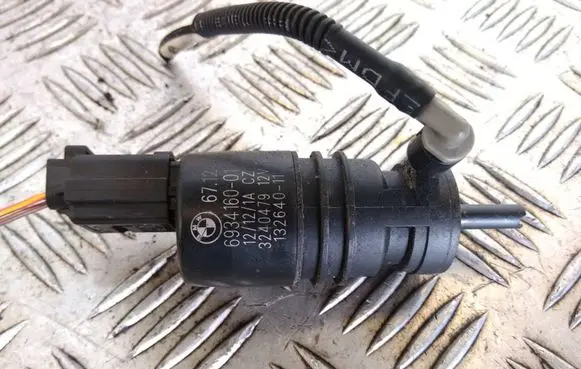 BMW 7 F01 F02 F03 F04 Windscreen/windshield washer pump 693416001