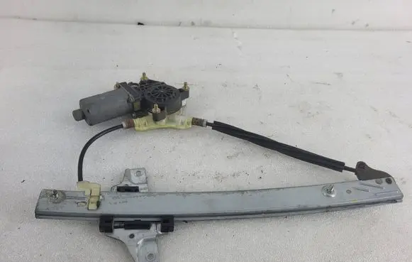 Toyota Avensis T220 Rear door manual window regulator 100208XXX