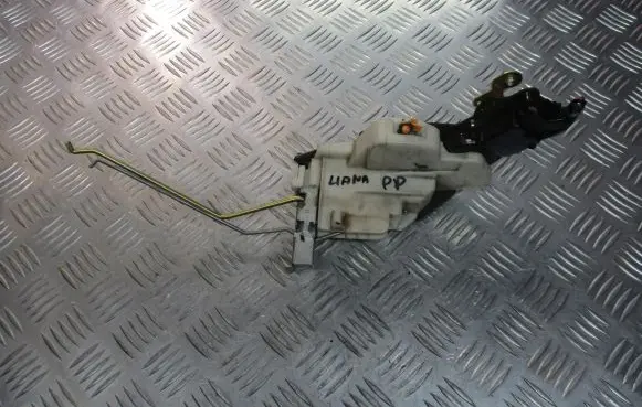 Suzuki Liana Front door lock