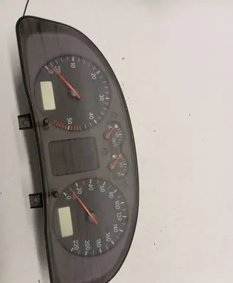 Volkswagen Golf IV Speedometer (instrument cluster) 3B0919861J 110008793