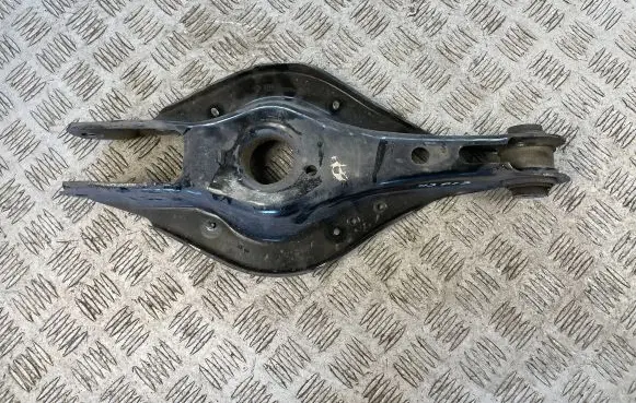 BMW 3 G20 G21 Rear upper control arm/wishbone 6886448