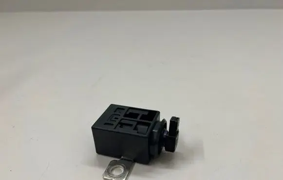 BMW 5 G30 G31 G38 Battery relay fuse 0080P1100017