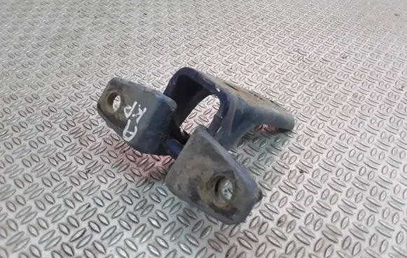 Mitsubishi Pajero Front door lower hinge 
