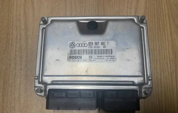 Audi A6 S6 C5 4B Engine control unit/module 8E0907401T 0281011444 1039S05944