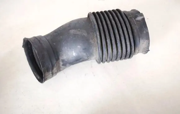Opel Vectra C Air intake hose/pipe 9177104