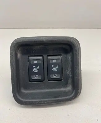 Nissan Juke I F15 Seat heating switch