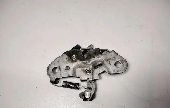 Engine bonnet/hood lock/catch