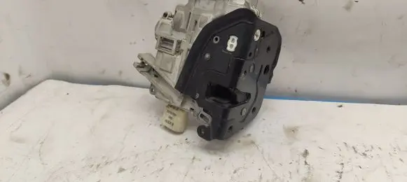 Audi A6 S6 C6 4F Front door lock 4F1837016