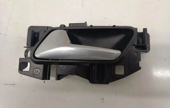 Opel Grandland X Front door interior handle 98201553W 311339