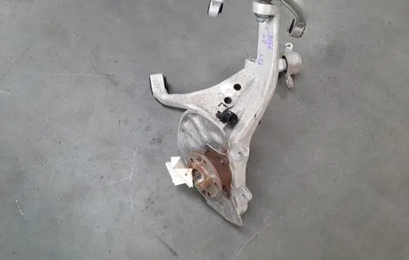 Mercedes-Benz ML W166 Front wheel hub spindle knuckle A16609