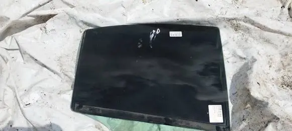 Mercedes-Benz E W211 Rear door window glass AS2