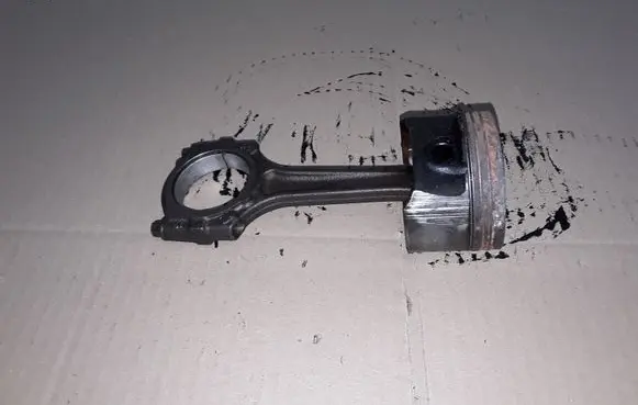 Opel Astra J Piston with connecting rod 192