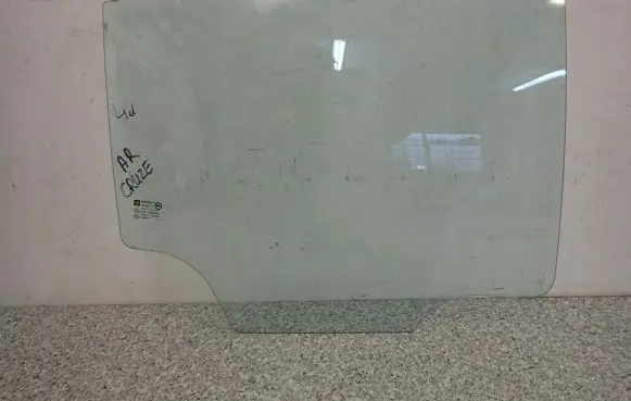 Chevrolet Cruze Sliding door window/glass 