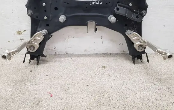 Renault Captur II Front subframe 544010392R