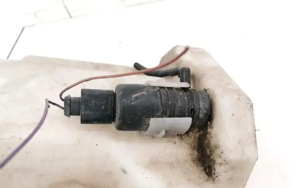 Audi A4 S4 B6 8E 8H Windscreen/windshield washer pump