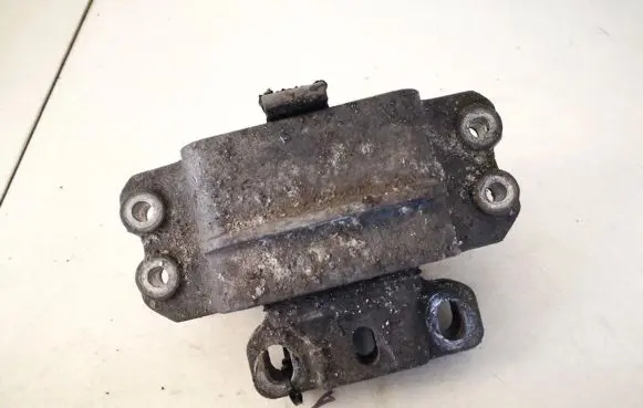 Skoda Octavia Mk2 (1Z) Engine mount bracket 1k0199555
