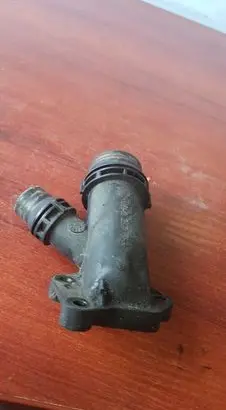 BMW 5 E39 Engine coolant pipe/hose 2247744