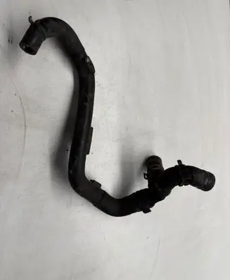 Volkswagen PASSAT B7 Engine coolant pipe/hose