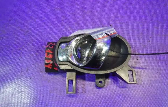 Nissan Juke I F15 Front door interior handle