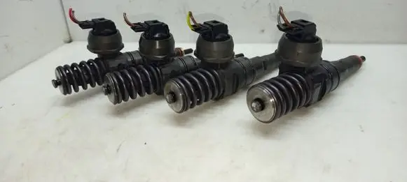 Skoda Fabia Mk1 (6Y) Fuel injectors set 038130073AG