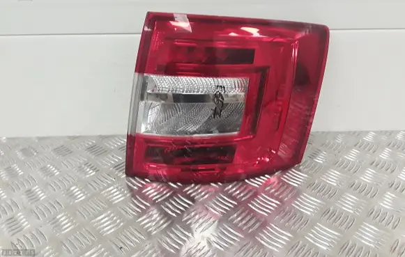 Skoda Octavia Mk4 Rear/tail lights