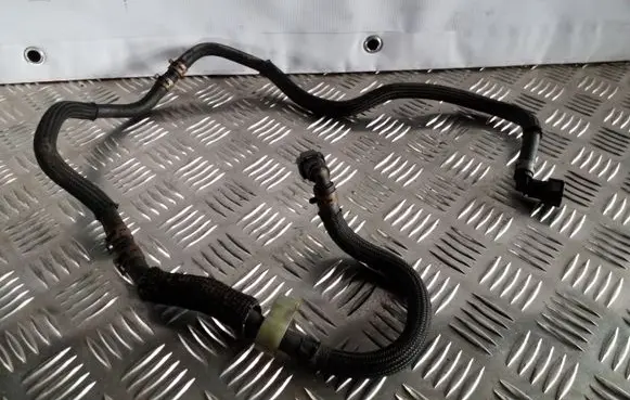 Nissan Juke I F15 Fuel line pipe