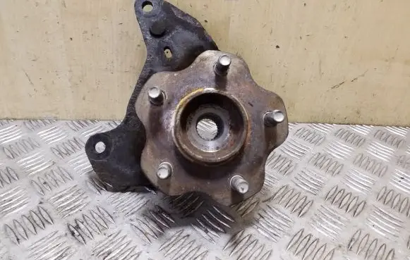 Nissan X-Trail T32 Rear wheel hub