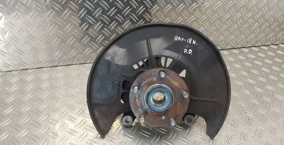 Toyota RAV 4 (XA40) Front wheel hub