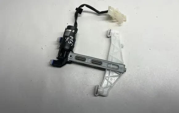 BMW X5 F15 Seat adjustment motor 7299681 939501107