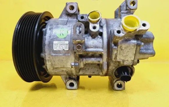 Toyota Avensis T220 Air conditioning (A/C) compressor (pump) 5SE12C 4472209398