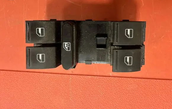 Volkswagen PASSAT B6 Electric window control switch 1K4959857A