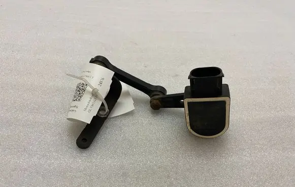 Rear air suspension level height sensor