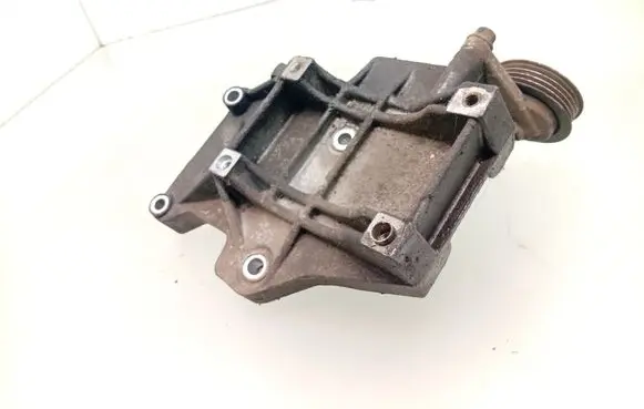 Audi A4 S4 B5 8D Engine mounting bracket 058260885C