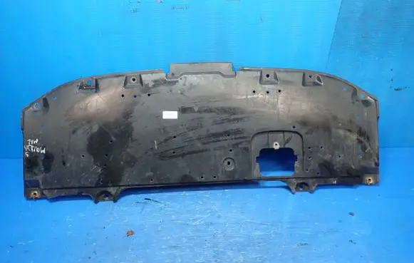 Mazda 3 III Engine splash shield/under tray B45A5611Y