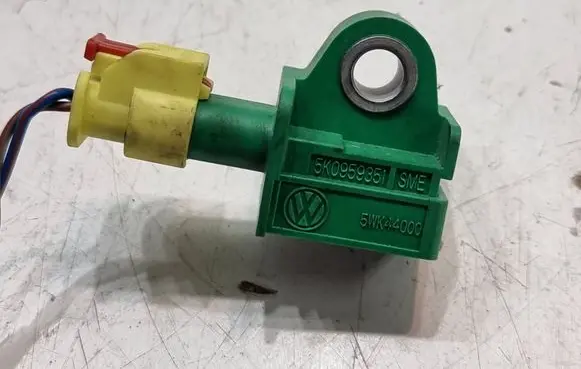 Volkswagen Golf VI Airbag deployment crash/impact sensor 5K0959351