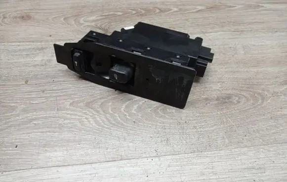 Volvo S60 Electric window control switch 30739981