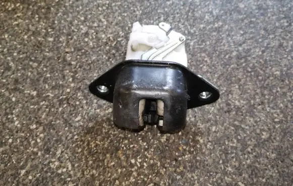 Subaru Forester SH Tailgate/trunk/boot lock/catch/latch