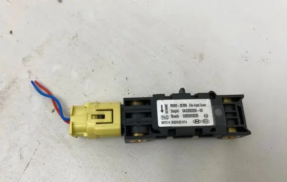 Hyundai Tucson JM Airbag deployment crash/impact sensor 959202E000 0285003035
