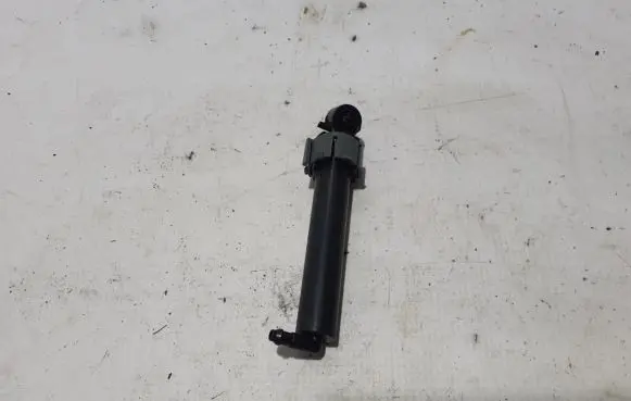 Volvo S60 Headlight washer spray nozzle 32418739