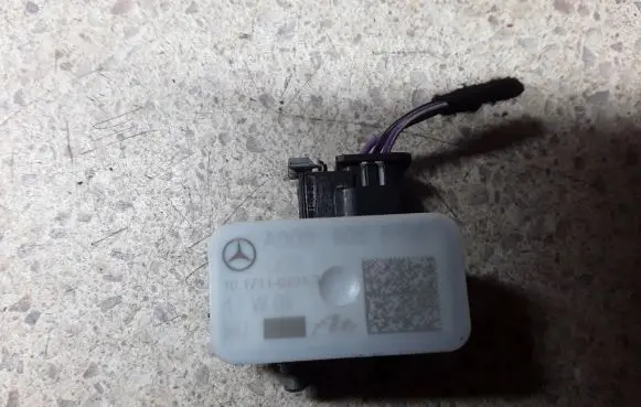 Mercedes-Benz GL X166 Airbag deployment crash/impact sensor A0009058100