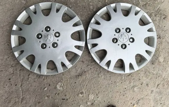 Peugeot 607 R16 wheel hub/cap/trim 9606PX