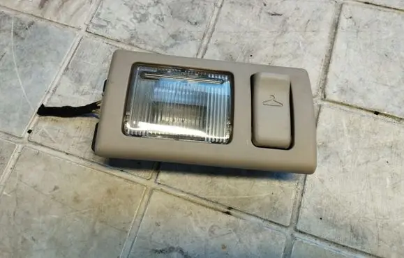 Chrysler Pacifica Rear seat light VJ5910