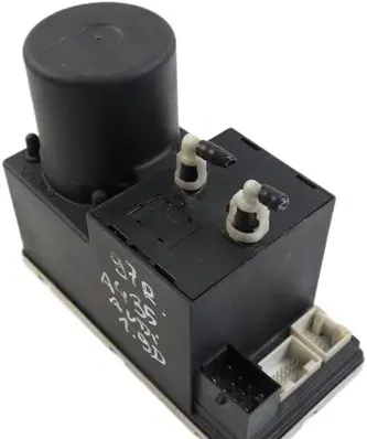 Audi A4 S4 B5 8D Central locking vacuum pump 8L0862257E