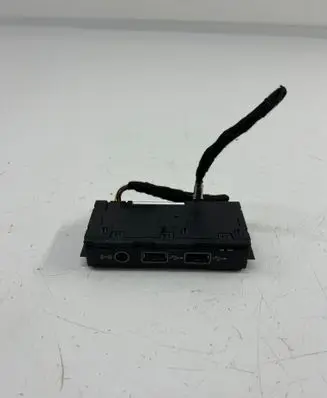 Volkswagen Tiguan USB socket connector 5QF035726