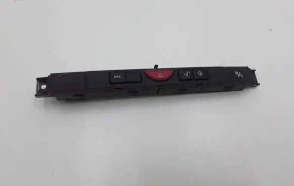 Land Rover Discovery 3 - LR3 Hazard light switch 8H2213D734AA