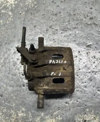 Mitsubishi Pajero Front brake caliper
