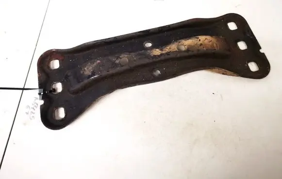 Mercedes-Benz C W203 Engine mounting bracket