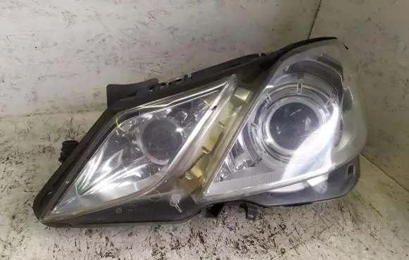 Mercedes-Benz E C207 W207 Headlight/headlamp A2078200159